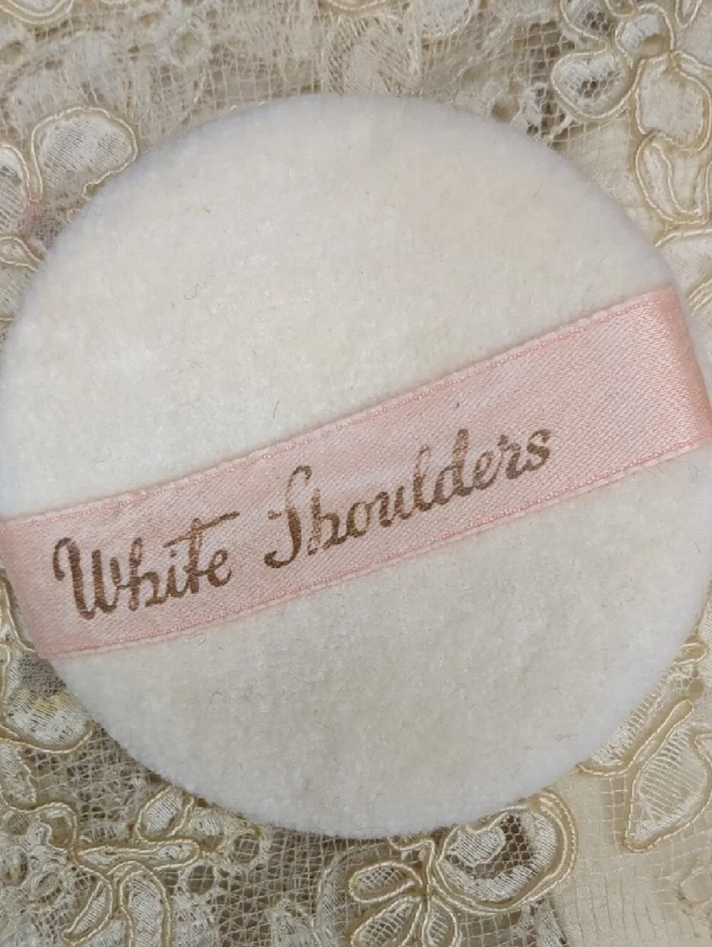 Vintage 50s Evyan White Shoulders Powder Box Pink Plastic Art Nouveau 4X4” MCM